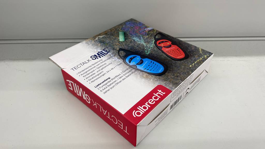 Rückseite der Verpackung von getesteten Kinder-Walkie-Talkies.