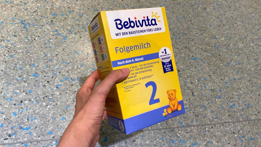 Folgemilch-Test: Bebivita Folgemilch 2 in der Hand.