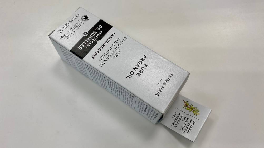 Arganöl-Creme im Test: Eine Packung auf einer weißen Oberfläche