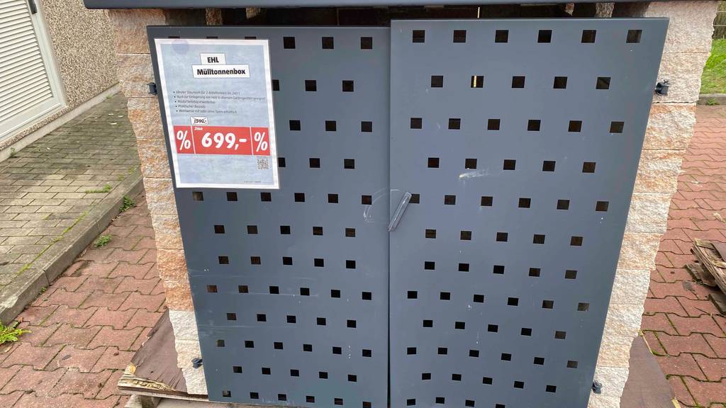 Mülltonnenbox im Test: Mülltonnenbox von der Vorderseite.