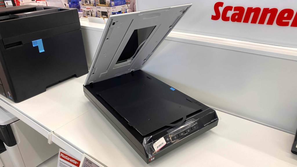 Scanner im Test: Scanner ist geöffnet.