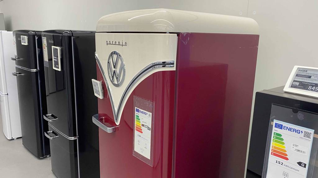 Gorenje-Kühlschrank getestet: Nahaufnahme Verziehrung am Kühlschrank.