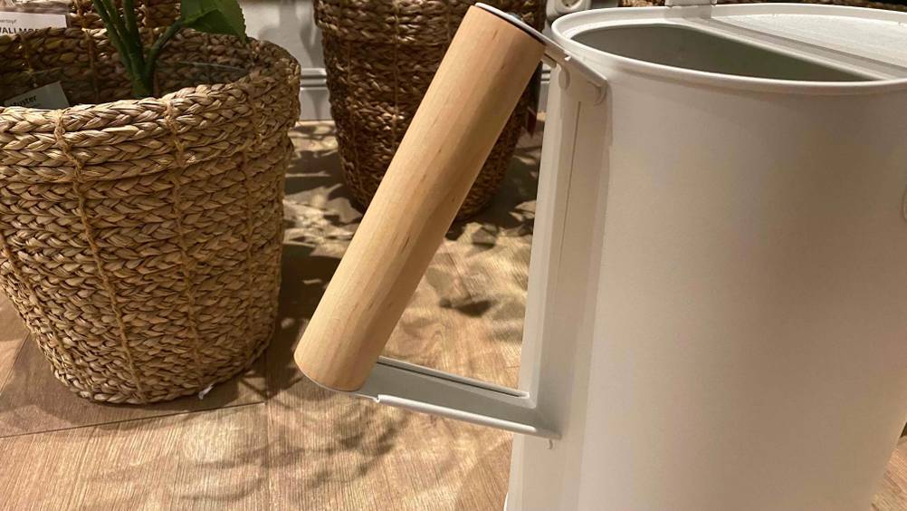 Gießkanne (10l) getestet: Nahaufnahme Hänkel der Kanne.
