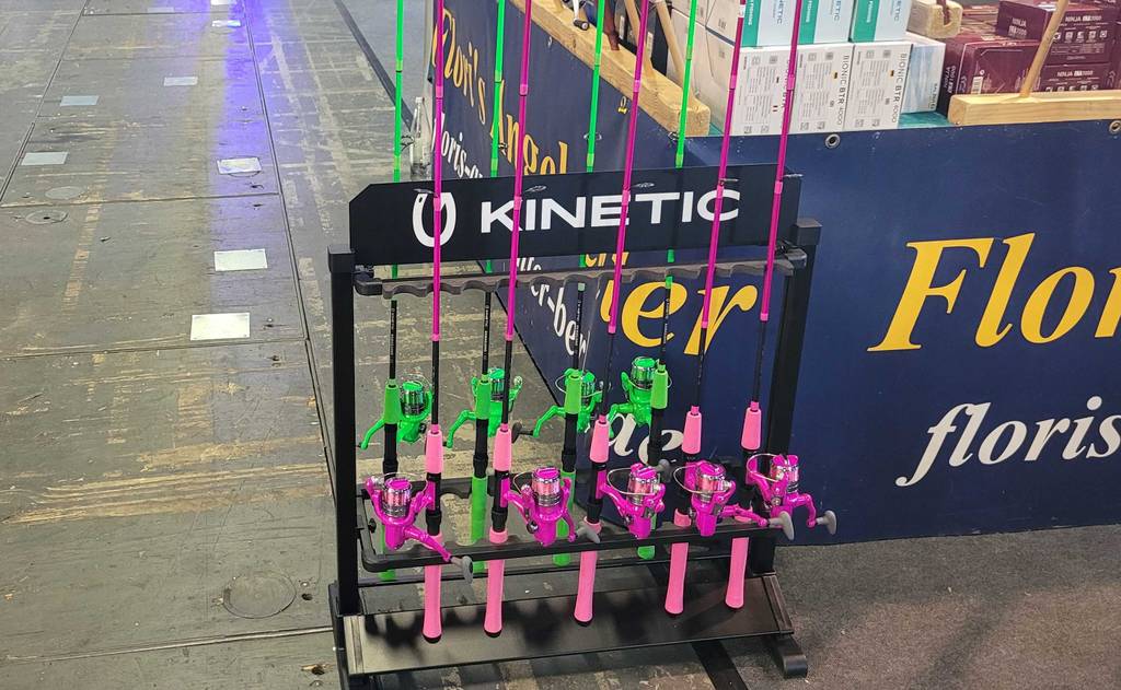 Kinderangel im Test: Ganzaufnahme von mehreren Kinderangeln.
