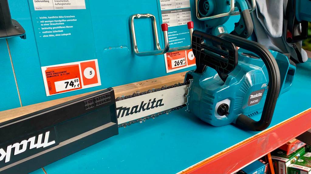 Makita-Akku-Kettensäge im Test: Sägeteil einer Makita-Akku-Kettensäge im Fokus.