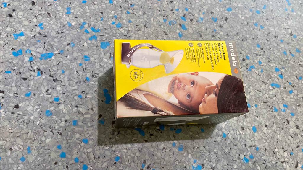 Milchpumpe im Test: Verpackung der Milchpumpe von der Vorderseite.