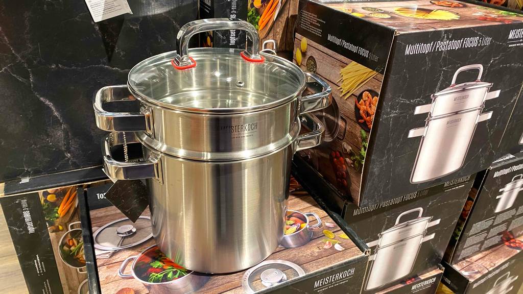 Spaghettitopf getestet: Spaghettitopf mmit Deckel steht auf der dazugehörigen Verpackung.