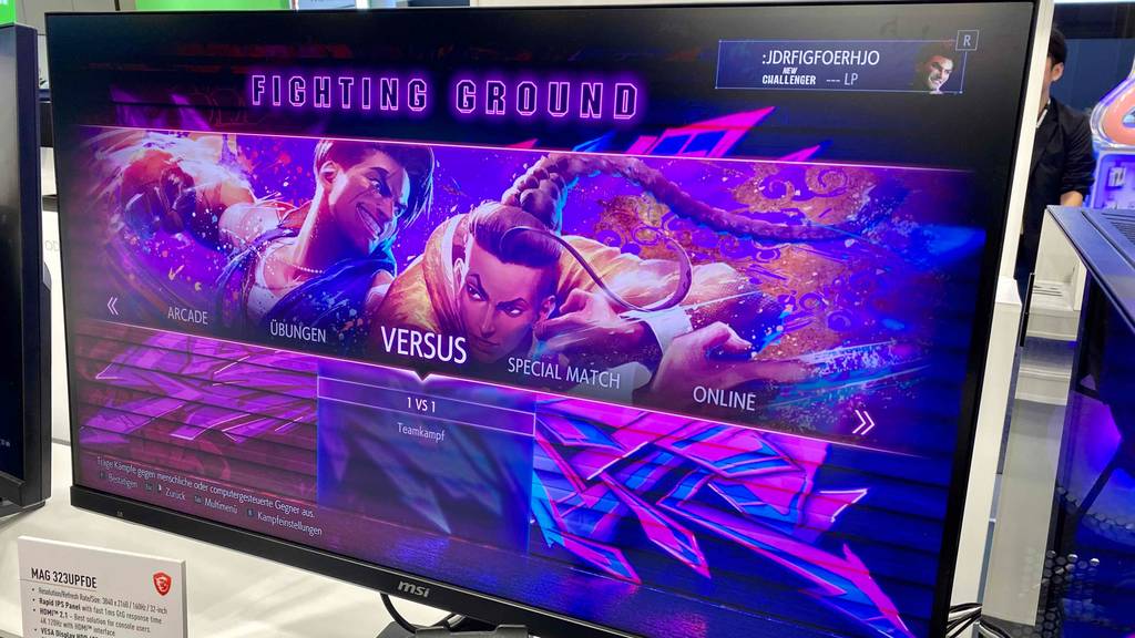 32-Zoll-Gaming-Monitor im Test: Eingeschaltener 32-Zoll-Display vom Monitor