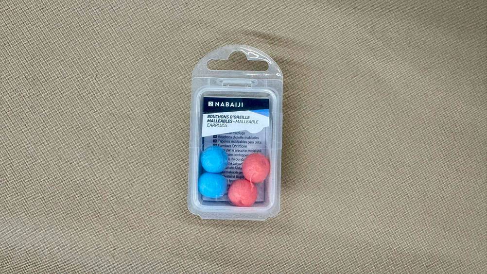Die getesteten Silikon-Ohrstöpsel befinden sich in der Verpackung.