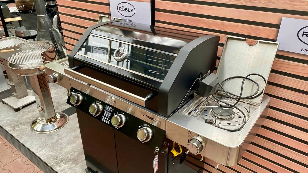 Ein getesteter Rösle-Gasgrill mit verschlossenem Deckel.