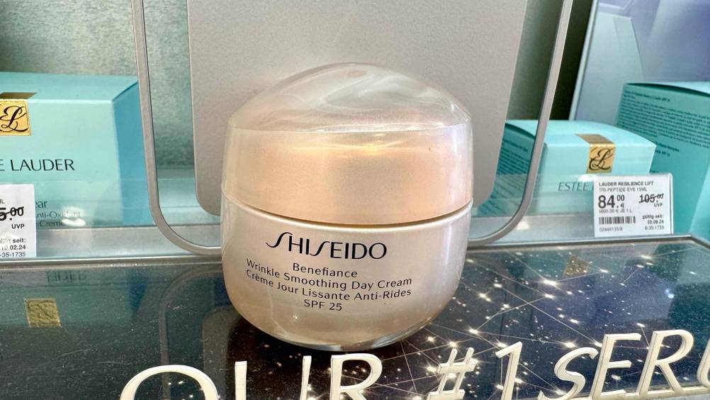 Die getestete Shiseido-Gesichtscreme von vorn ersichtlich.