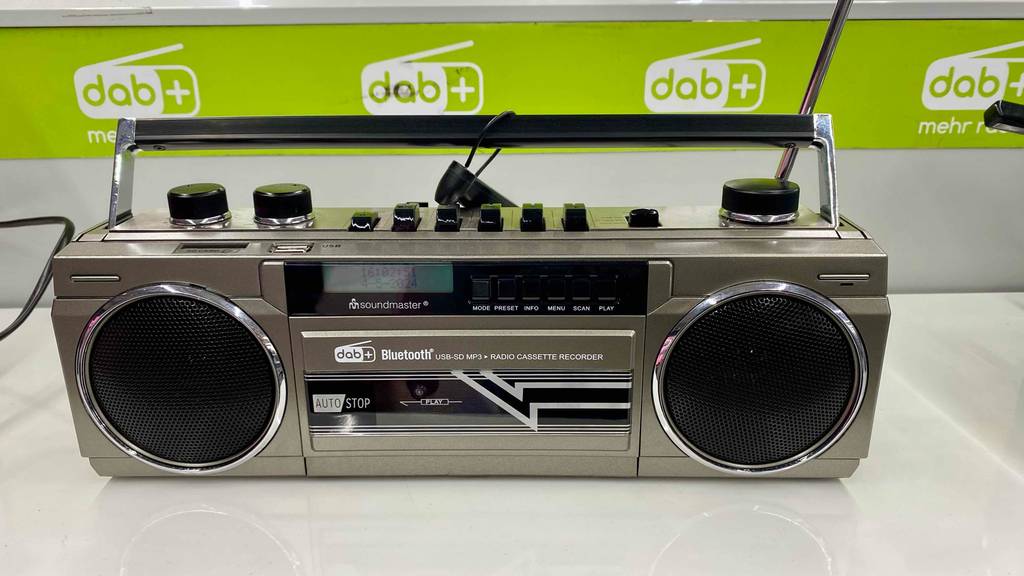 Soundmaster-Radio im Test: Frontaufnahme eines Soundmaster-Radios.