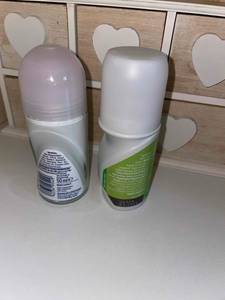 Zwei Deo-Roller Rückseite der Verpackung.