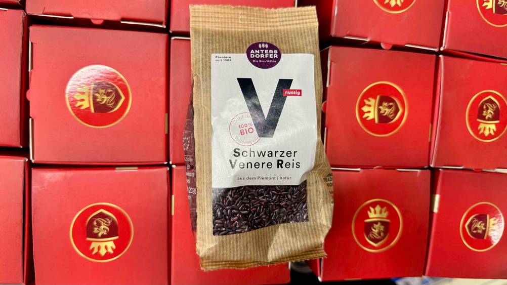 Getesteter schwarzer Reis in Bio-Qualität mit einem nussigen Geschmack.