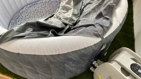 Whirlpool im Test: Kontroller mit Ein- und Ausschalter für den Whirlpool