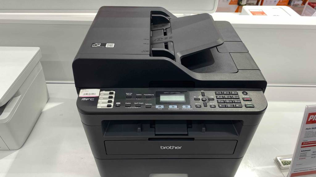 Getesteter Laserdrucker mit Scanner ist geschlossen.