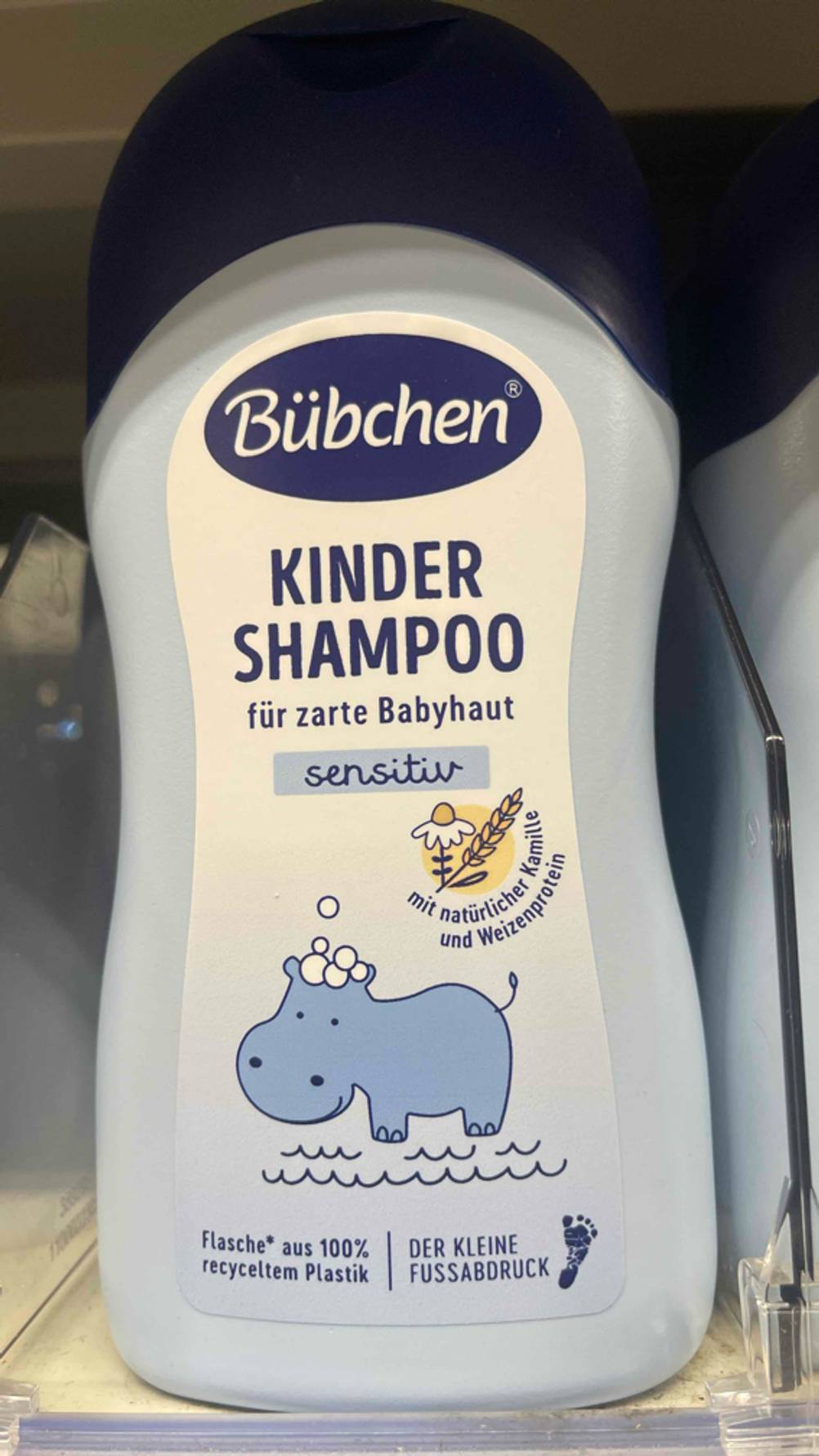 Das getestete Bübchen-Shampoo von vorn in Nahaufnahme.