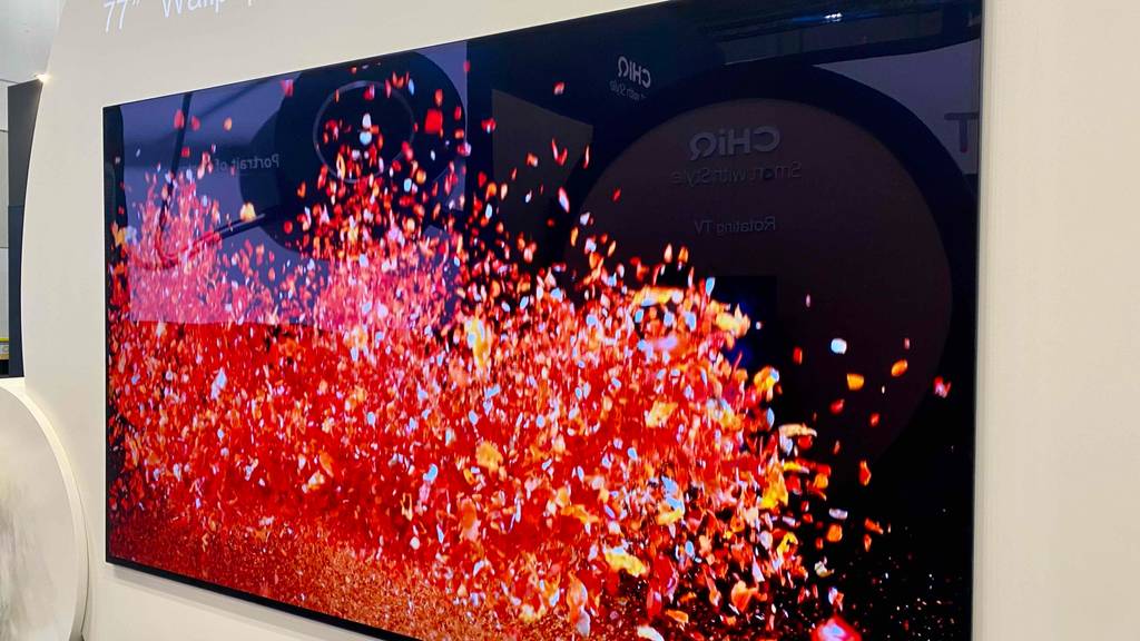 OLED-TV im Test: Display vom OLED-TV von der rechten Seite gezeigt