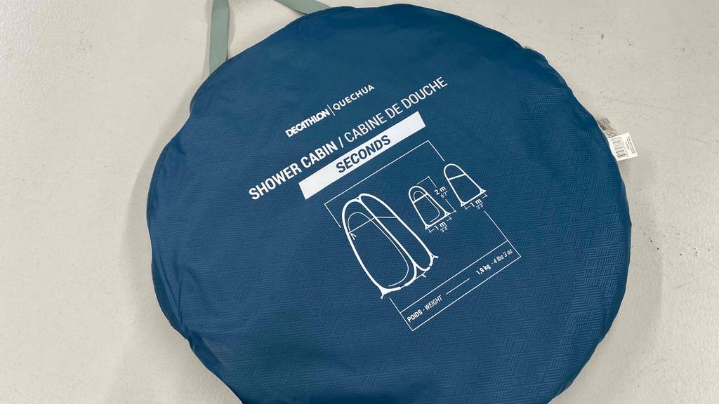 Duschzelt in der Verpackung verstaut