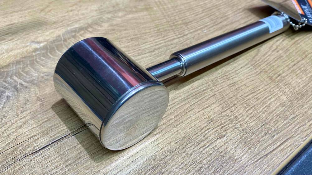 Fleischklopfer getestet: Detailaufnahme der flachen Seite.