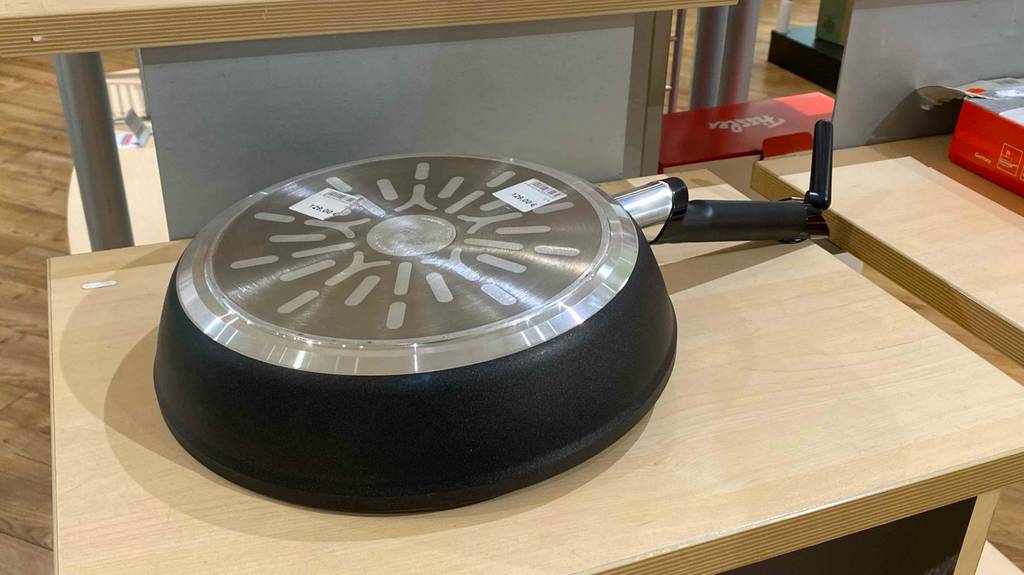 Fissler-Pfanne getestet: Detailaufnahme des Bodens.