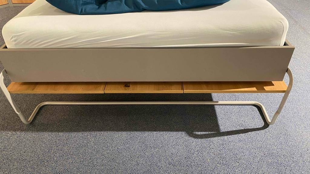 Schrankbett getestet: Fußteil eines Schrankbettes im Fokus.