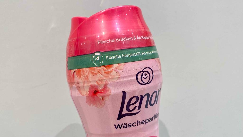 Wäscheparfum-Test: Verschluss von Lenor Wäscheparfum vor weißem Hintergrund.