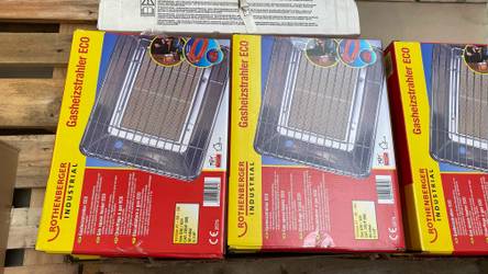 Mehrere Packungen des getesteten Gasheizstrahler nebeneinander.