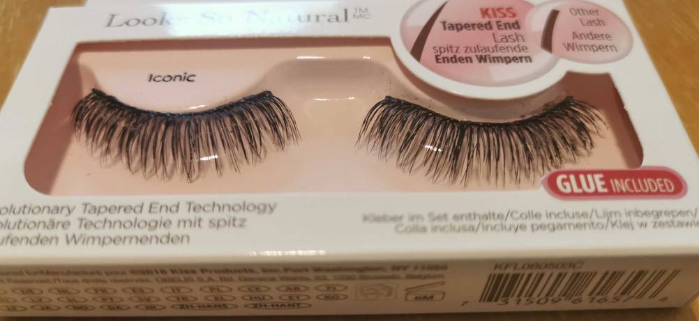 Künstliche Wimpern in Verpackung.