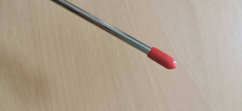 Nahaufnahme der Sonde eines getesteten Feuchtigkeitsmesser für Pflanzen.