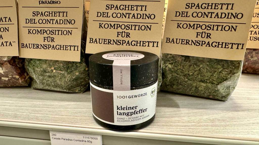 Langer-Pfeffer-Test: ein Produkt der Marke 1001 Gewürze steht vor Gewürzmischungen.