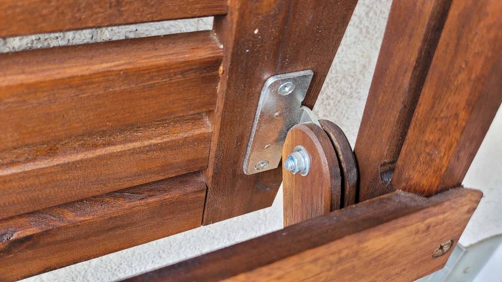 Gartenstuhl im Test: Rücken vom getesteten Gartenstuhl
