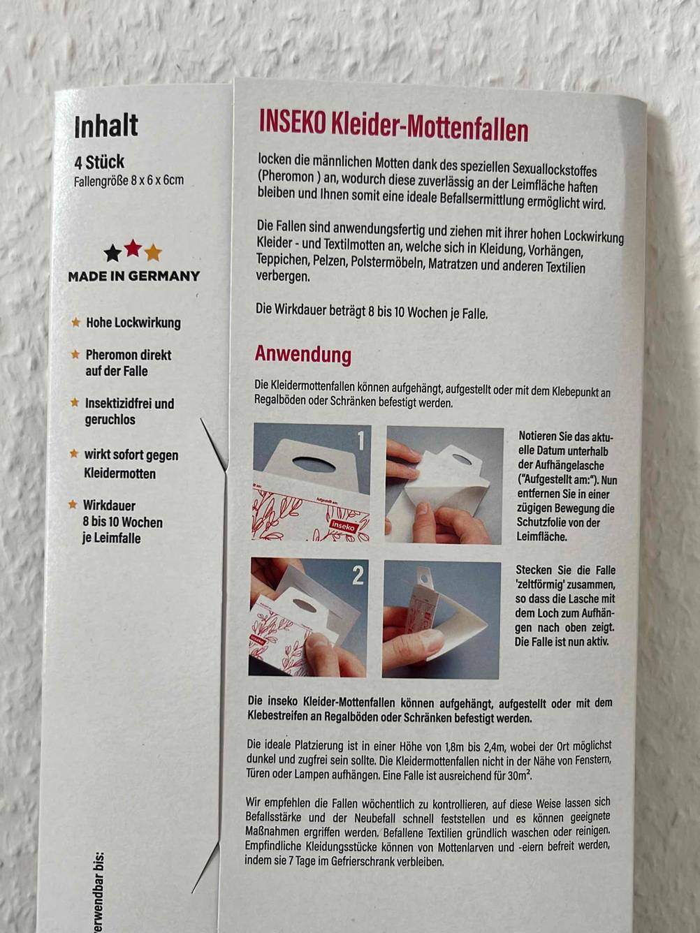  Kleidermottenfalle im Test: Rückseite der Verpackung von einer Kleidermottenfalle mit Anwendungshinweisen.