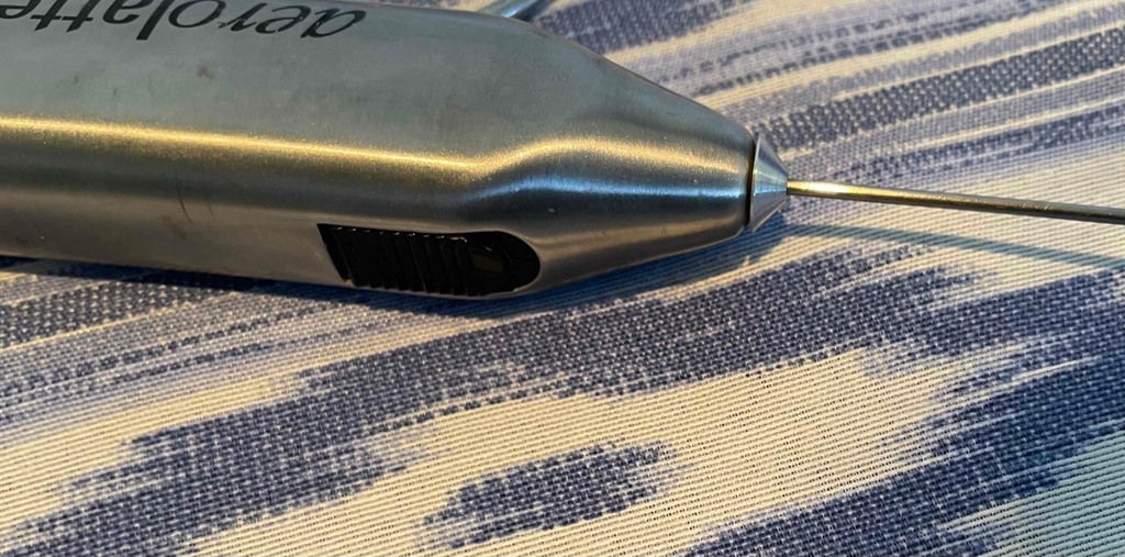 Nahaufnahme des getesteten Stab-Milchaufschäumer Bedienelement