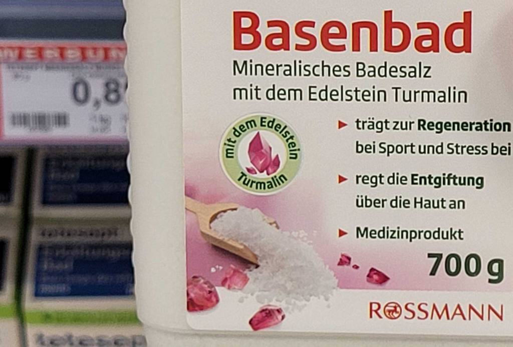 Basenbad im Test: Nahaufnahme der Verpackung des Basenbads.