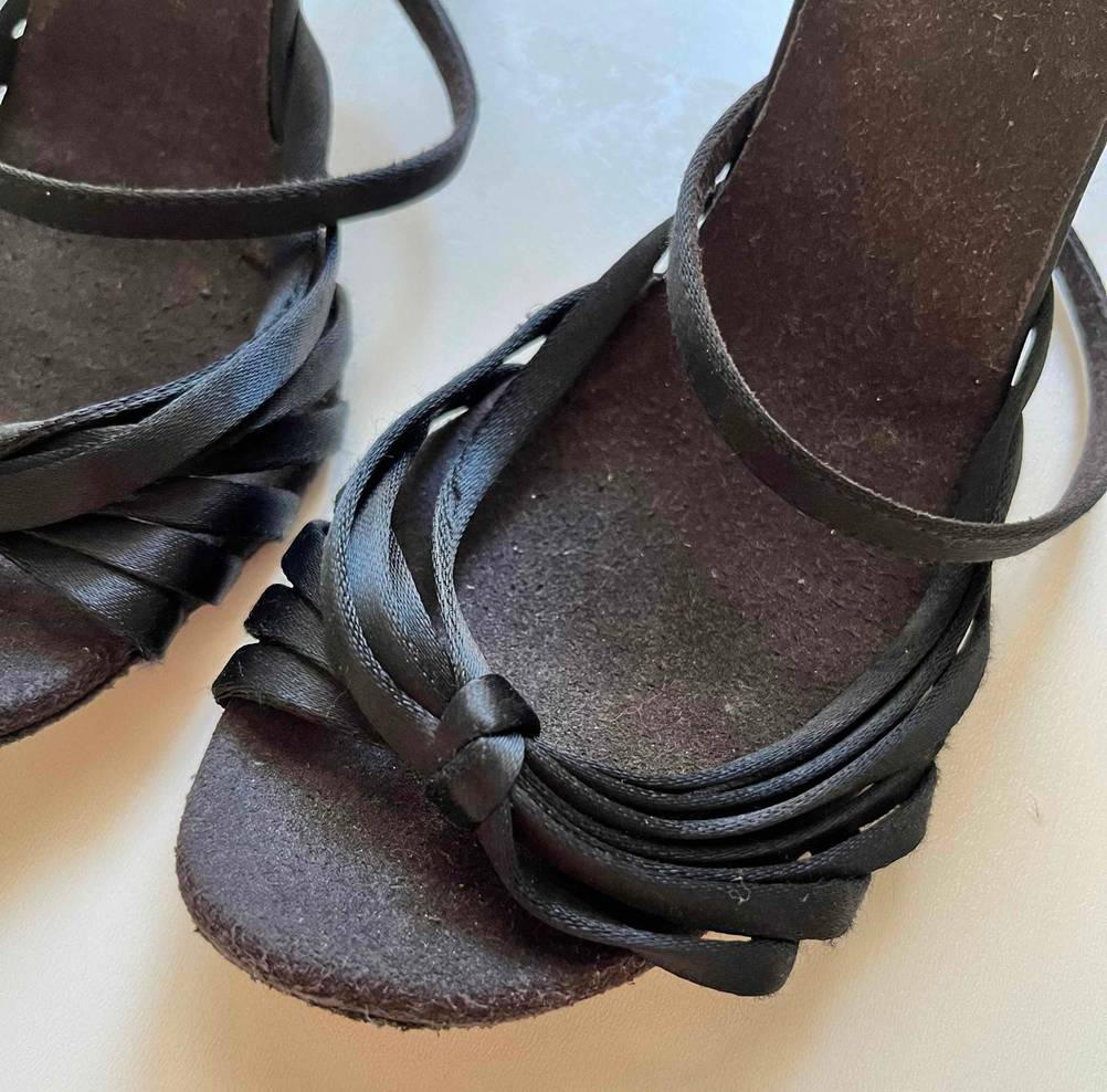 Tanzschuhe getestet: Zehenbereich von Tanzschuhen im Fokus.