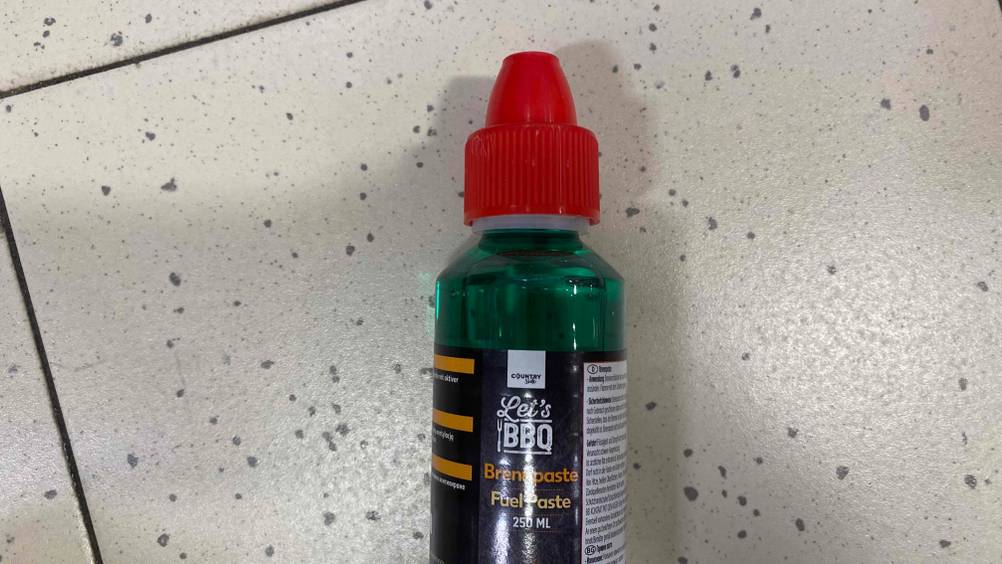 Im Test: Nahaufnahme der Verschlusskappe einer Brennpaste.
