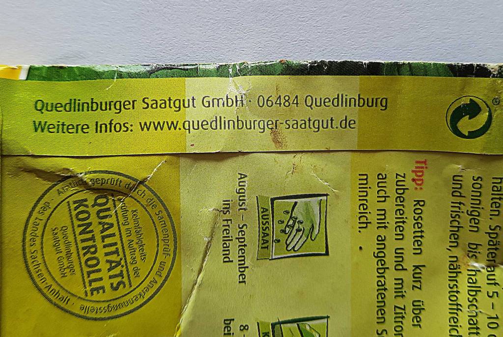 Infos zur Marke auf der Verpackung der getesteten Feldsalat-Samen.