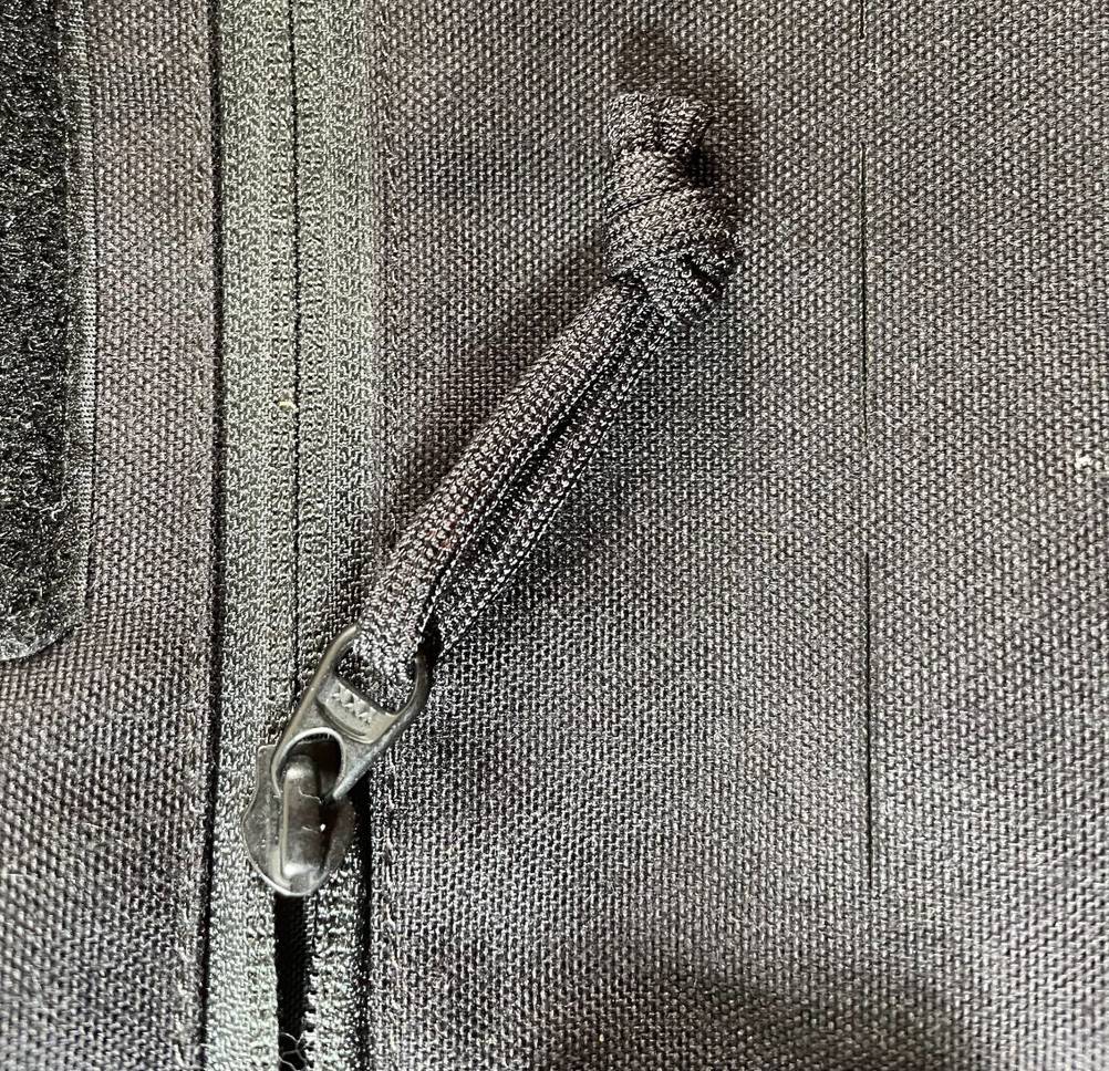 Zippverschluss von Werkzeugrucksack.