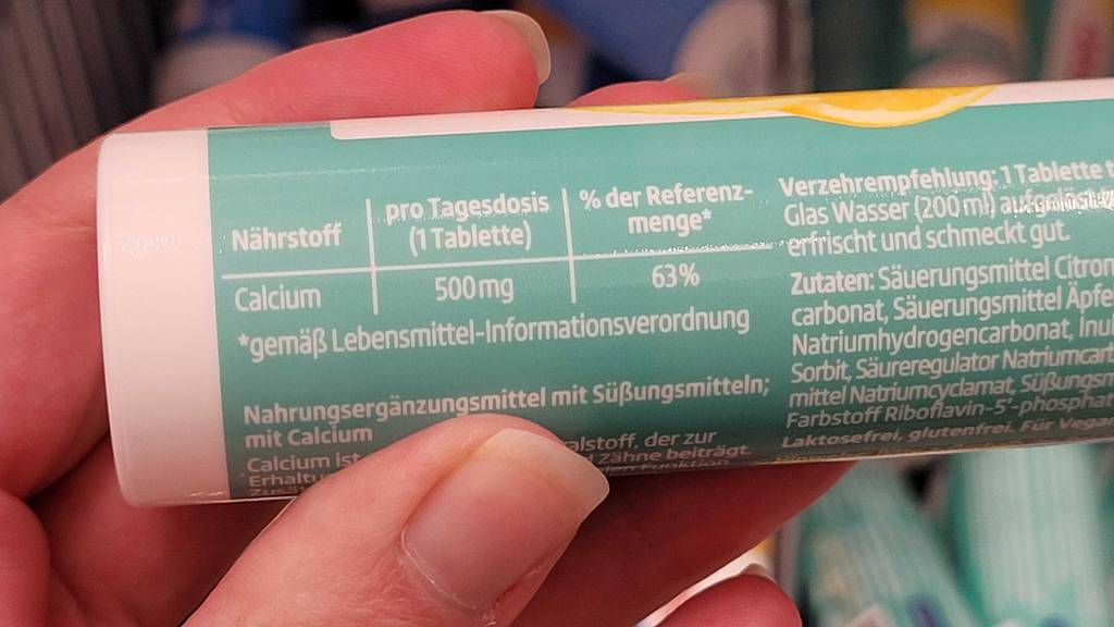 Nahaufnahme der empfohlenen Calcium-Brausetabletten, die getestet wurden.