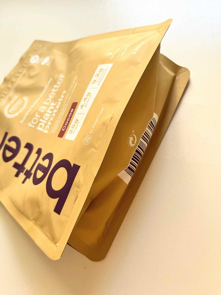 Erbsenprotein getestet: Detailaufnahme des Bodens der Verpackung.