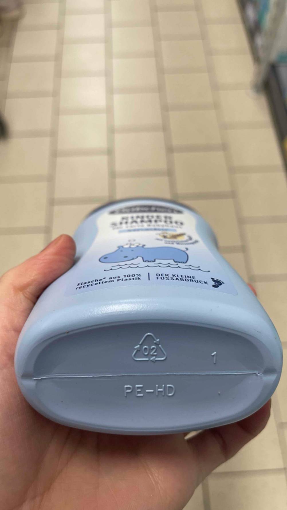 Die Unterseite des getesteten Bübchen-Shampoo im Fokus.