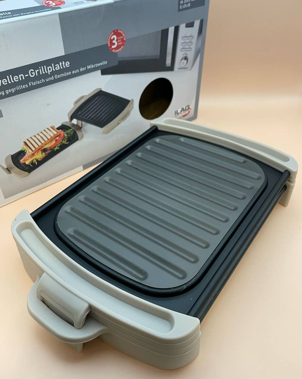 Die getestete Grillplatte wurde vor der Verpackung platziert.