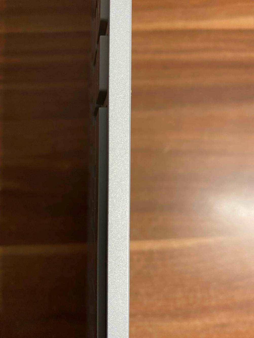 Im Test: Seitenansicht einer ergonomischen Tastatur kabellos.