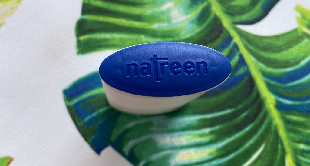 Der Natreen-Süßstoffspender im Test befindet sich in einer von oben betrachteten Dose.