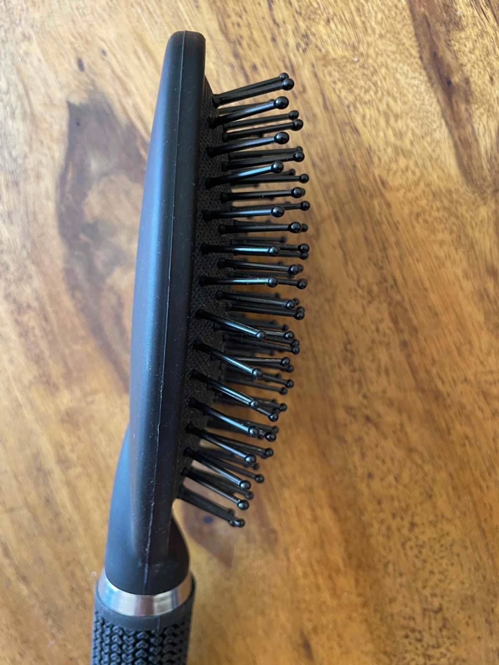 Haarbürste von der Seite.