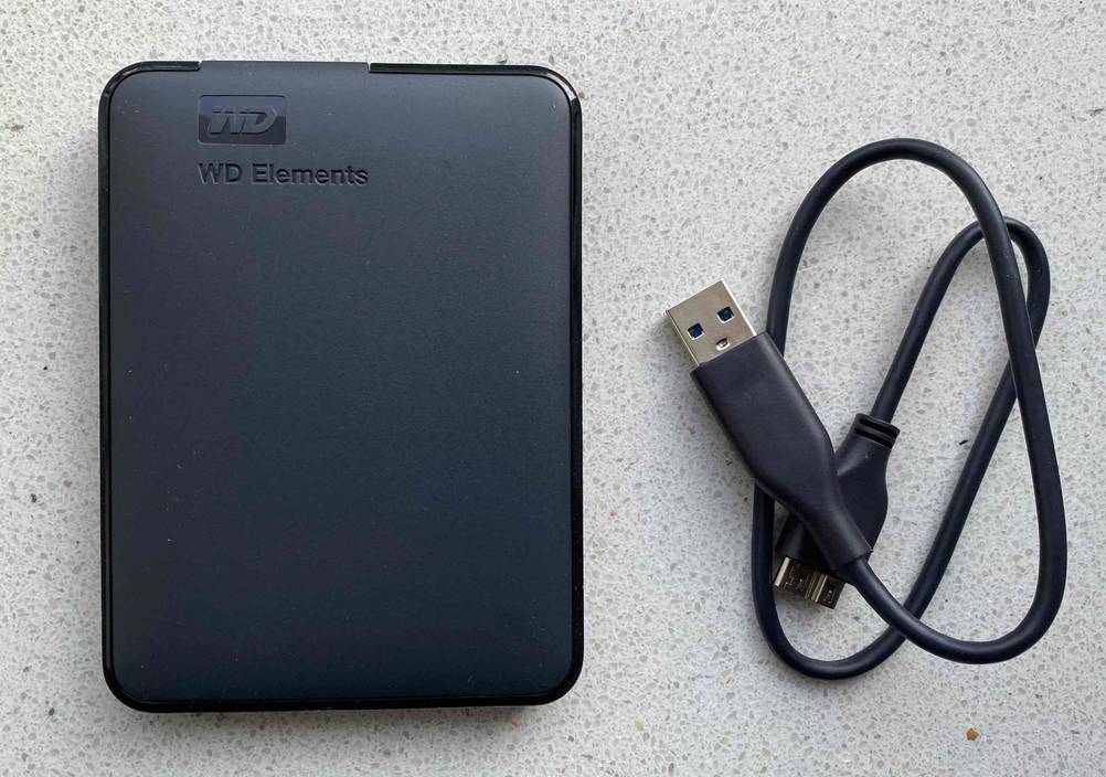 Getestete externe Festplatte von WD Elements mit einem USB-3.0-Kabel, Typ A auf Micro-B.
