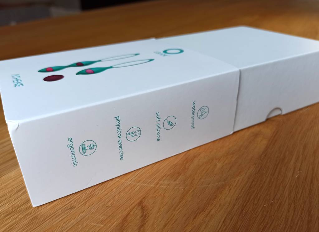 Verpackung des 13AM Beckenbodentrainers von der Seite.
