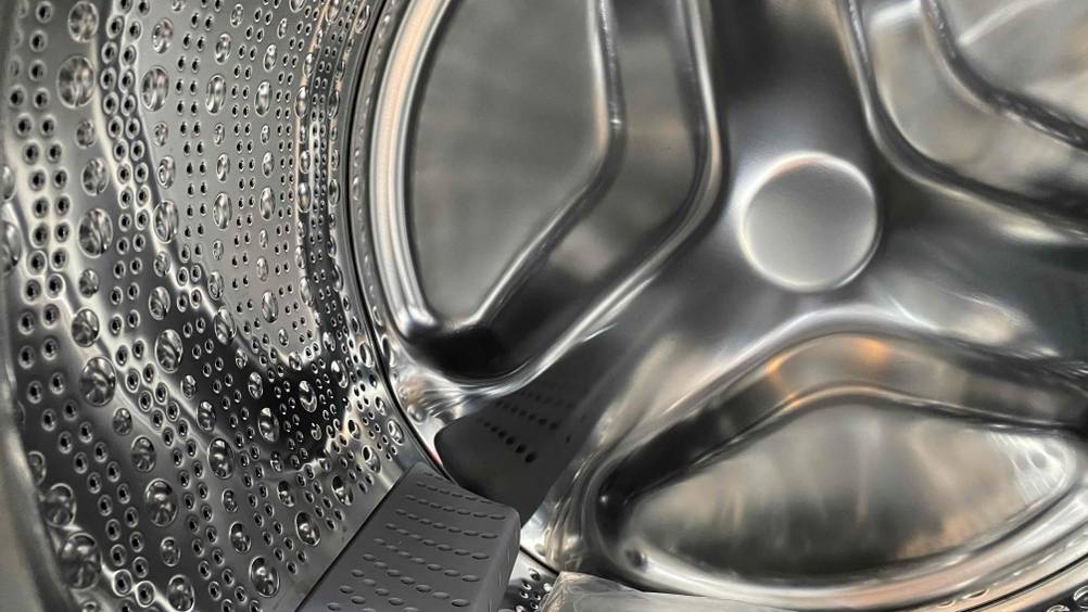 Im Test: Detailaufnahme Inneres der Schontrommel einer Waschmaschine 9 kg.