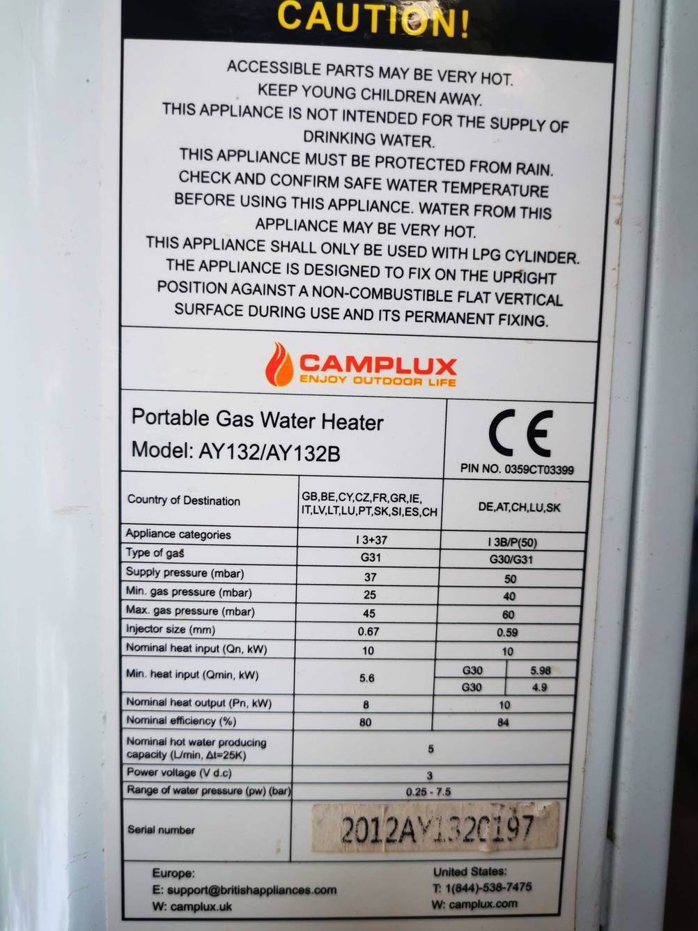 Im Test: Detailaufnahme Infografik auf einem Gasdurchlauferhitzer.
